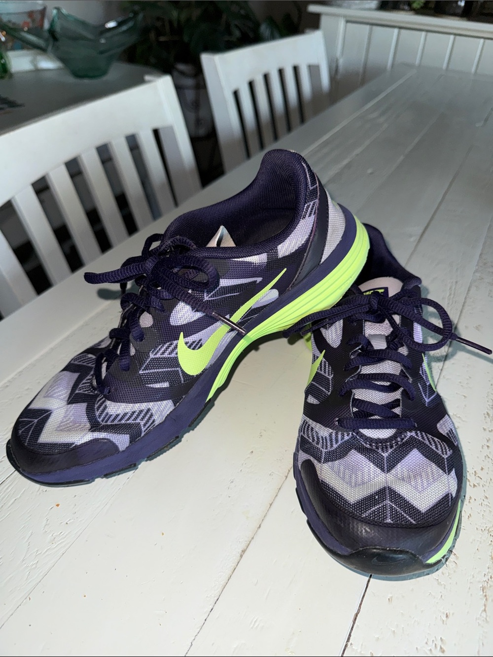 Nike Patterned Running Shoes in Navy and Neon Green 7.5 EUC
